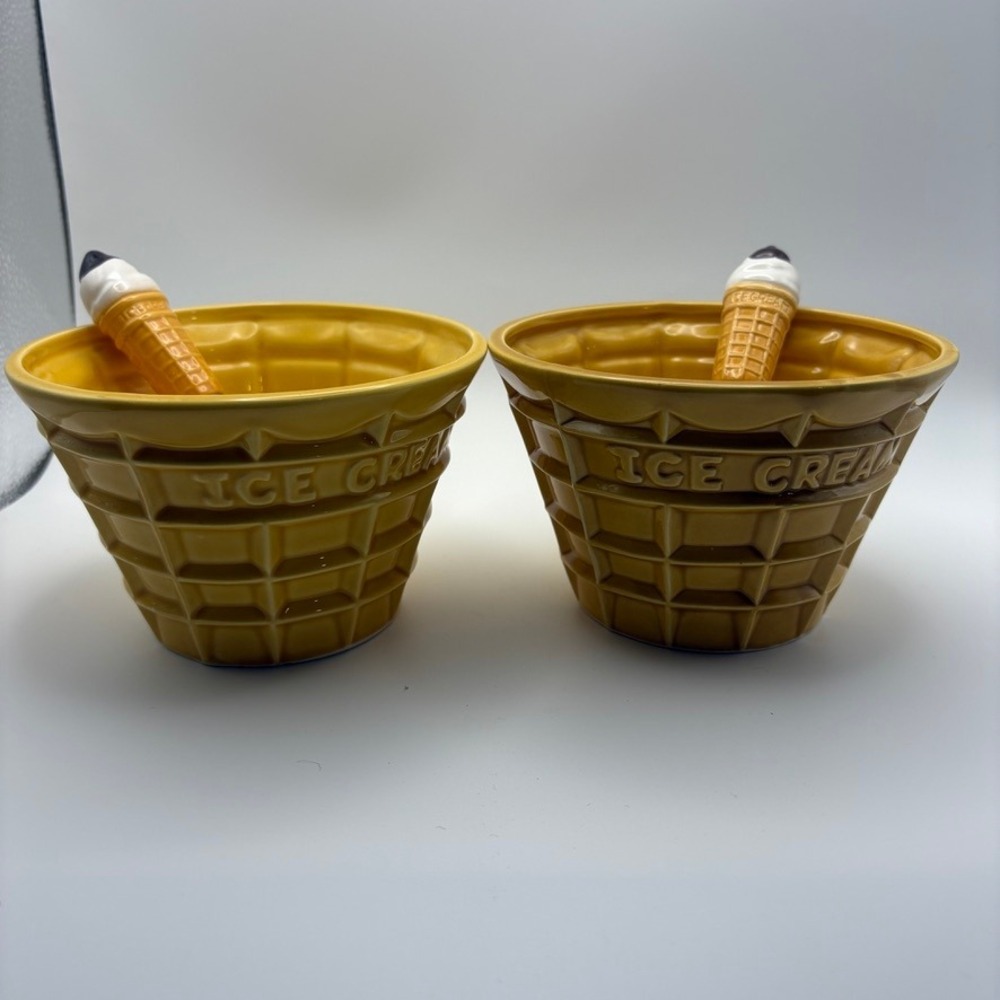 Vintage 1986 FTDA Ice Cream Bowl Set Waffle Cone Ceramic Yellow Japan 4pc